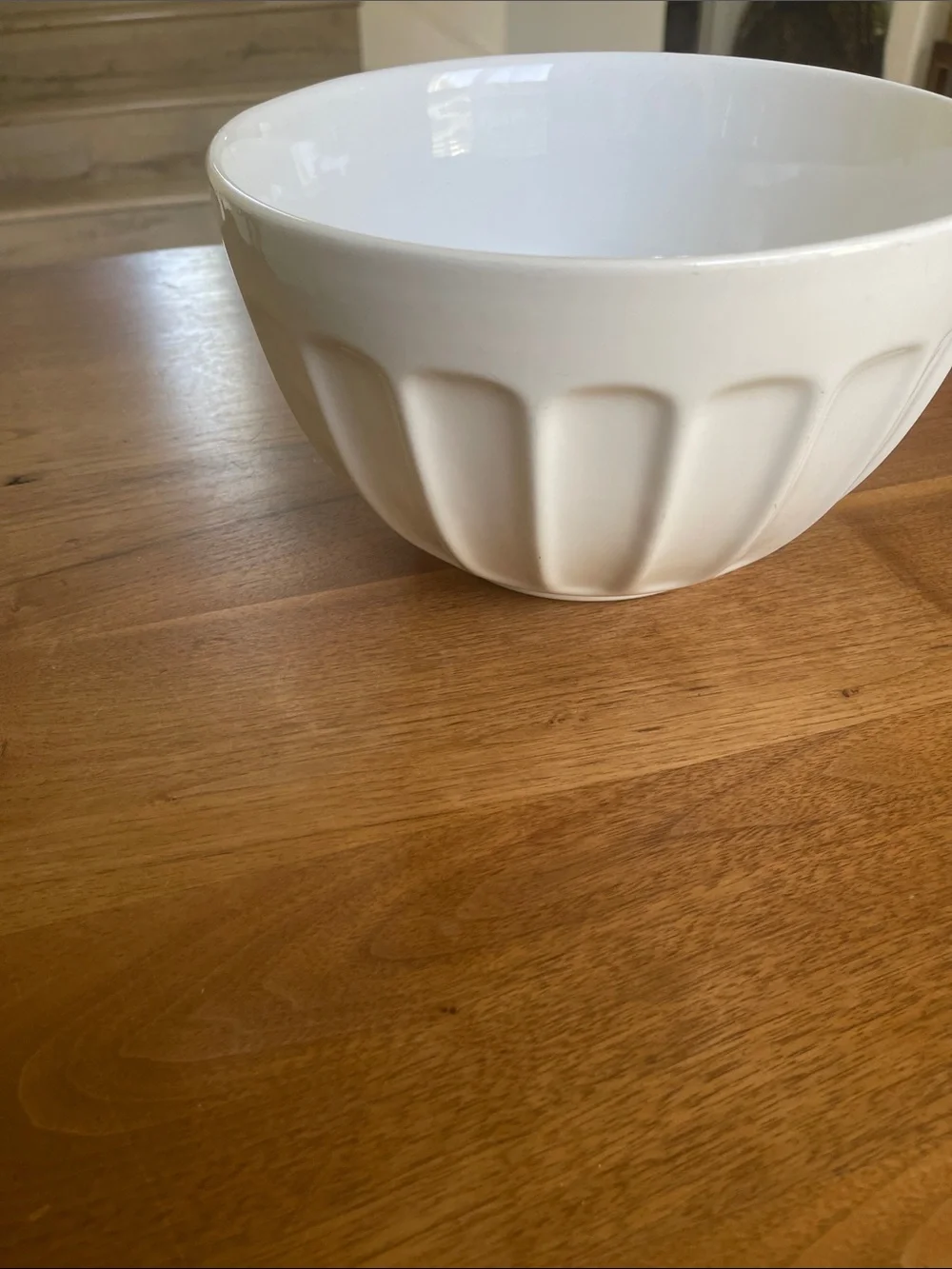 Williams Sonoma Cream Ceramic Serving Bowl with Scalloped Edge